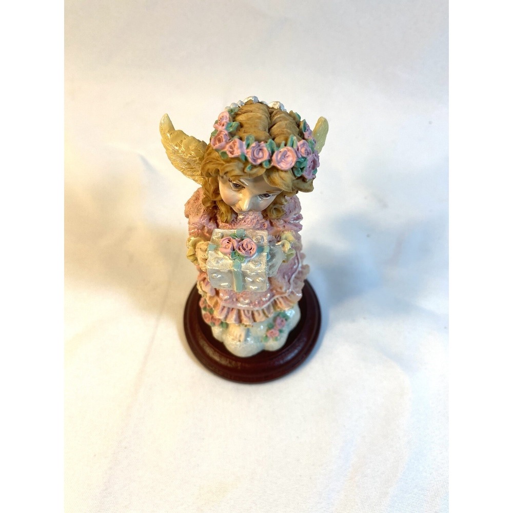 house of lloyd christmas around the world the giving angel figurine - Picture 6 of 9